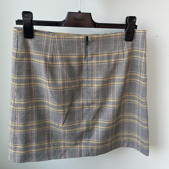 1. State mini skirt - Picture 3 of 4